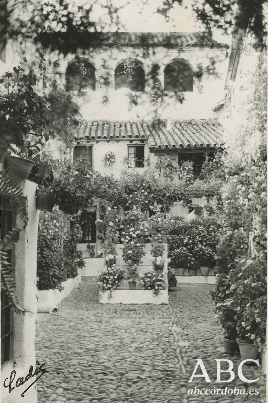 Así eran los Patios de Córdoba hace un siglo, en imágenes