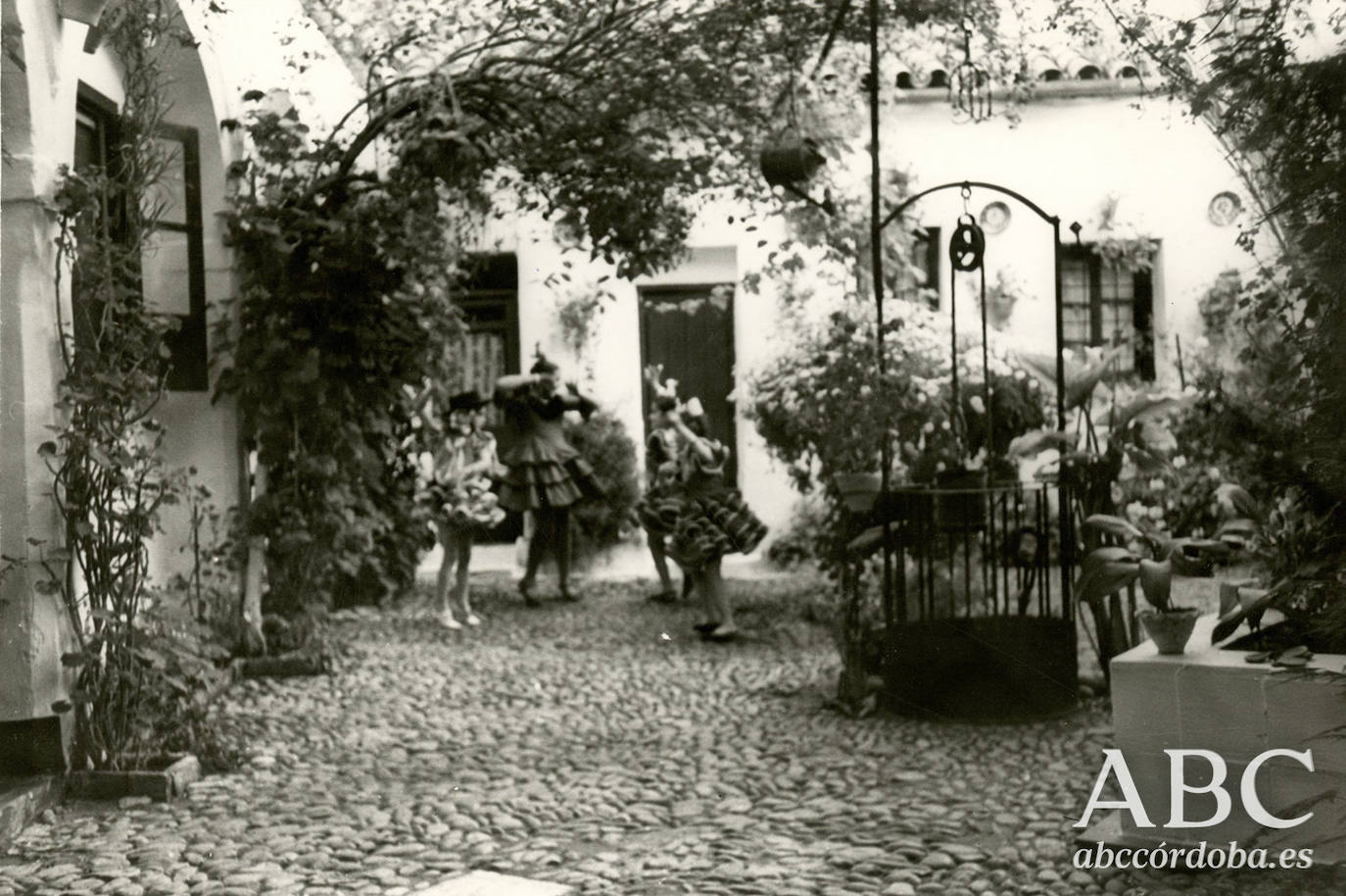 Así eran los Patios de Córdoba hace un siglo, en imágenes