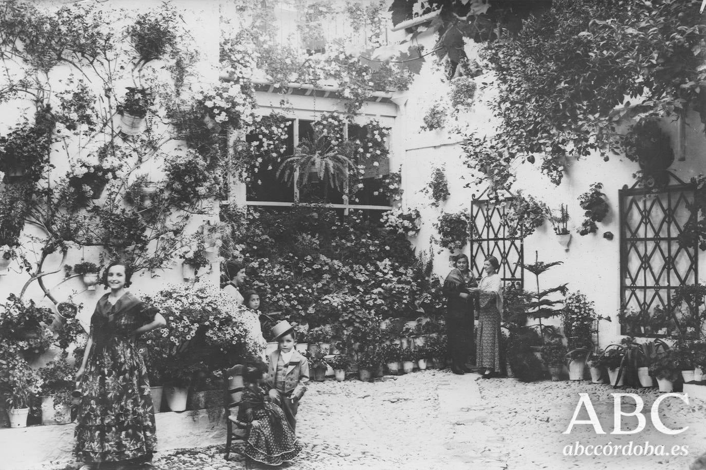 Así eran los Patios de Córdoba hace un siglo, en imágenes