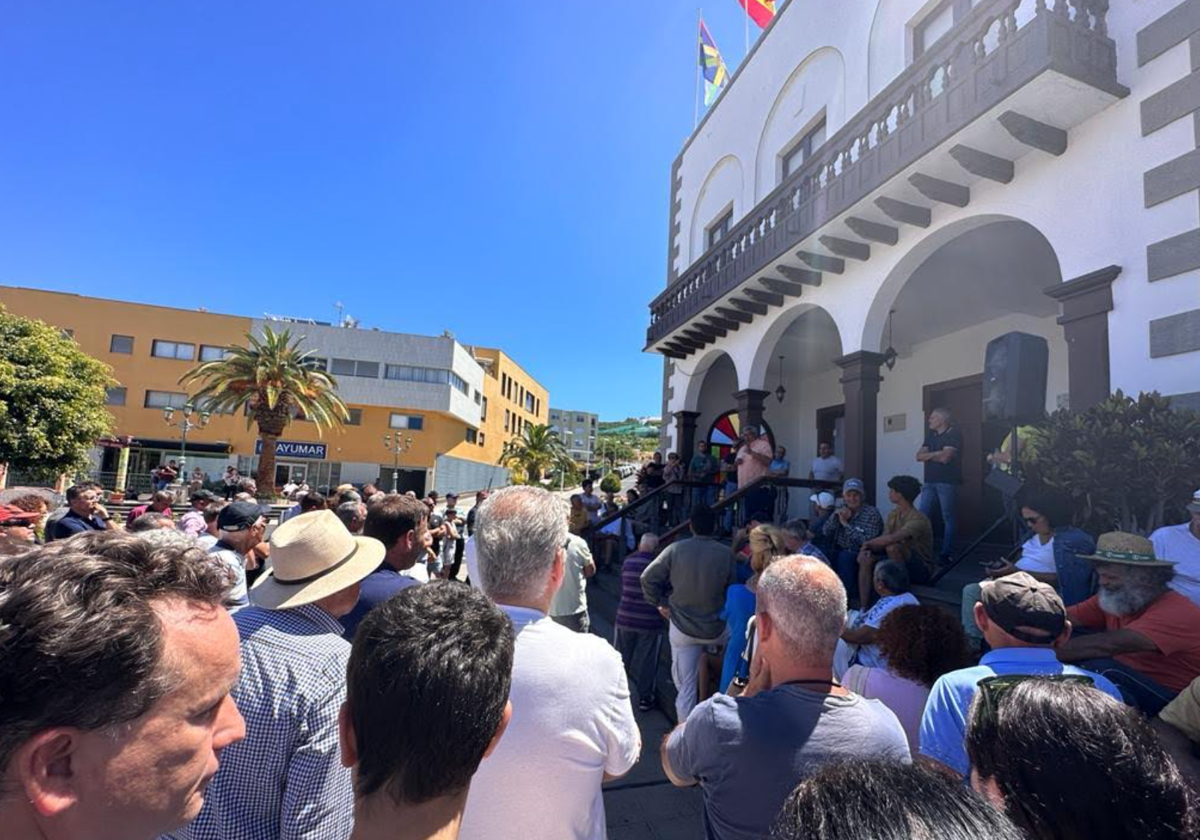 Movilización frente al Ayuntamiento de Tazacorte