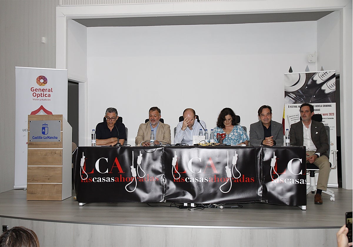 Inaugurado el Festival Casas Ahorcadas con el premio Tormo Negro-Masfarné a Bernard Minier