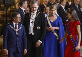 El presidente de Colombia, Gustavo Petro, se salta el protocolo con el Rey: «Es elitista y antidemocrático»