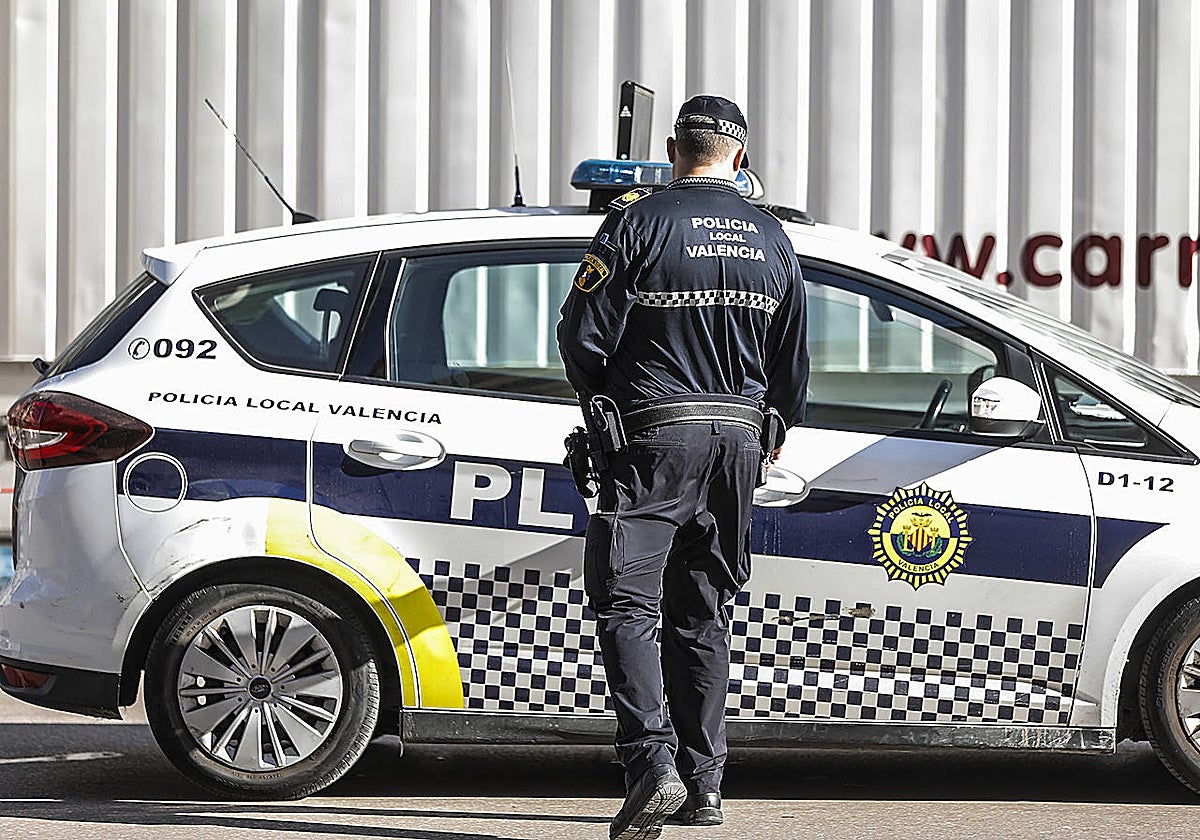 Imagen de archivo de un agente de la Policía Local de Valencia