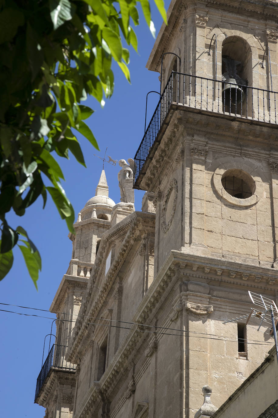 La rejuvenecida fachada de la iglesia del Juramento de San Rafael en Córdoba, en imágenes