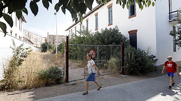 Zona sin urbanizar en el entorno del Hospital Militar de Córdoba