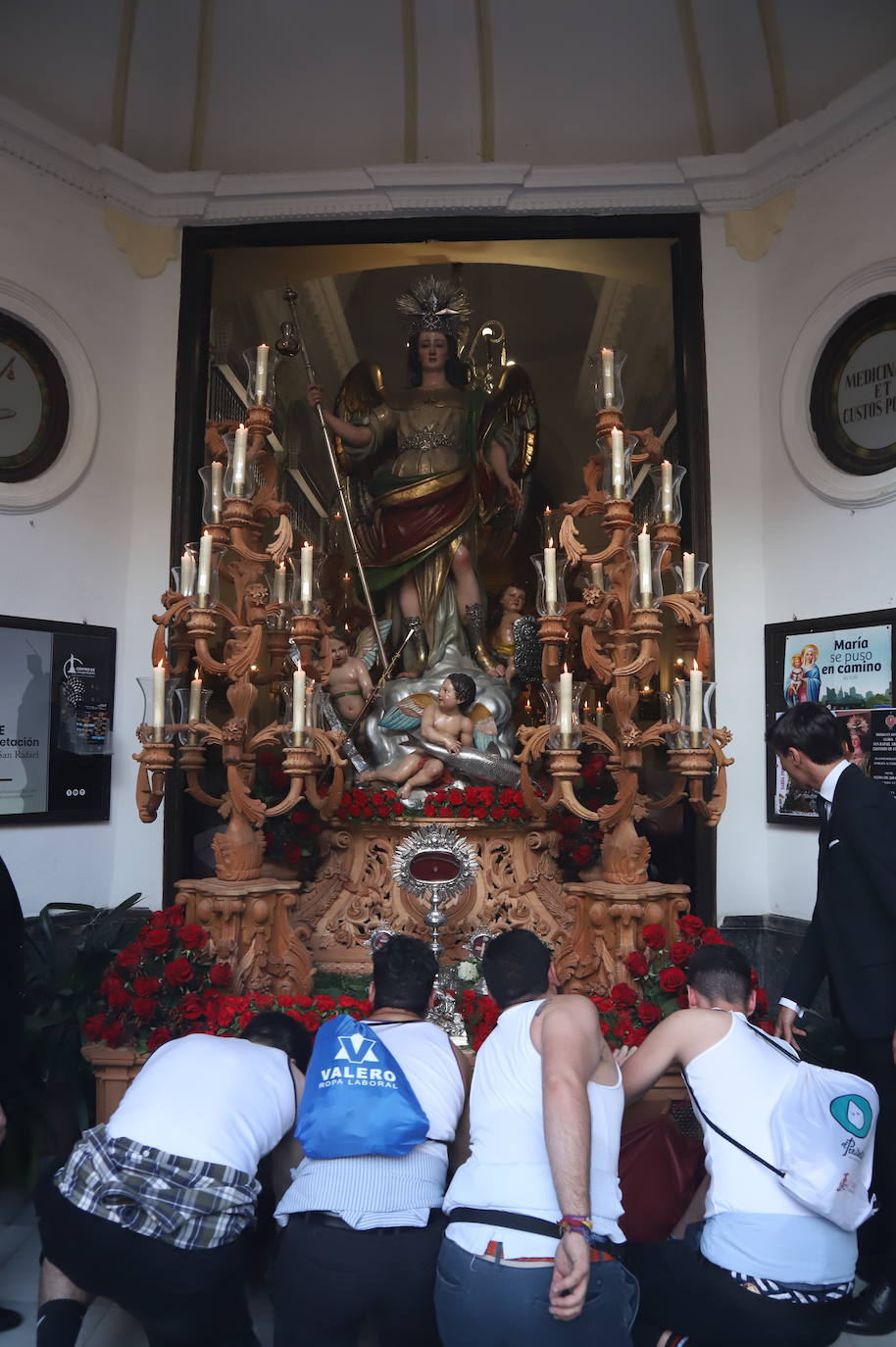 La procesión de San Rafael en rogativas por la lluvia en Córdoba, en imágenes