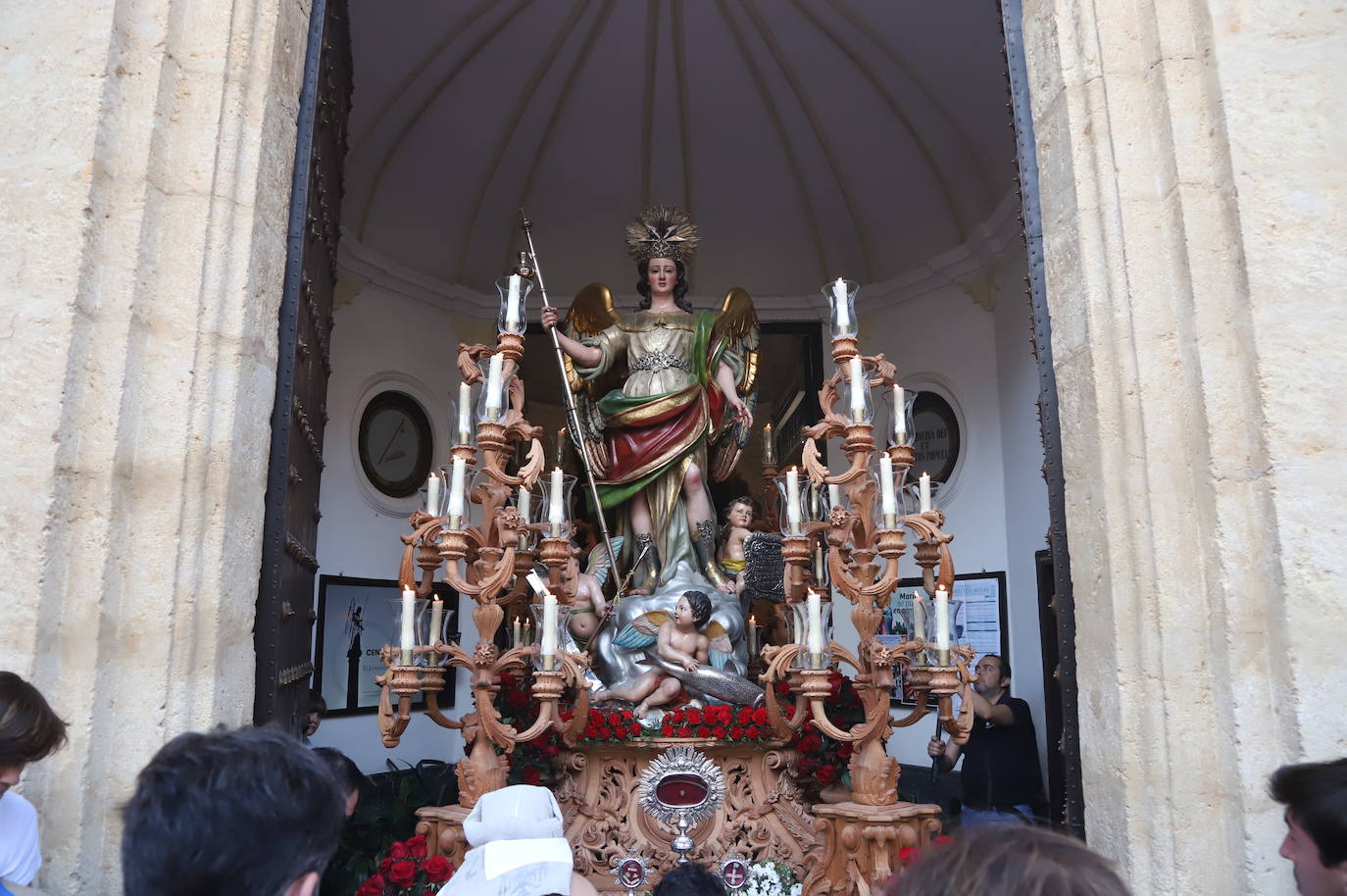 La procesión de San Rafael en rogativas por la lluvia en Córdoba, en imágenes