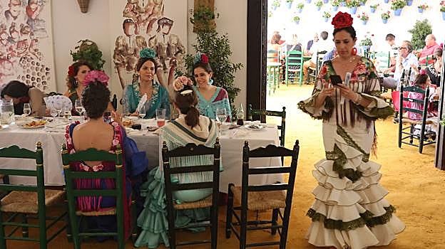 Interior de una caseta durante la pasada edición de la Feria de Córdoba