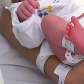 Detenido el padre de una bebé de tres meses que ha muerto por malos tratos