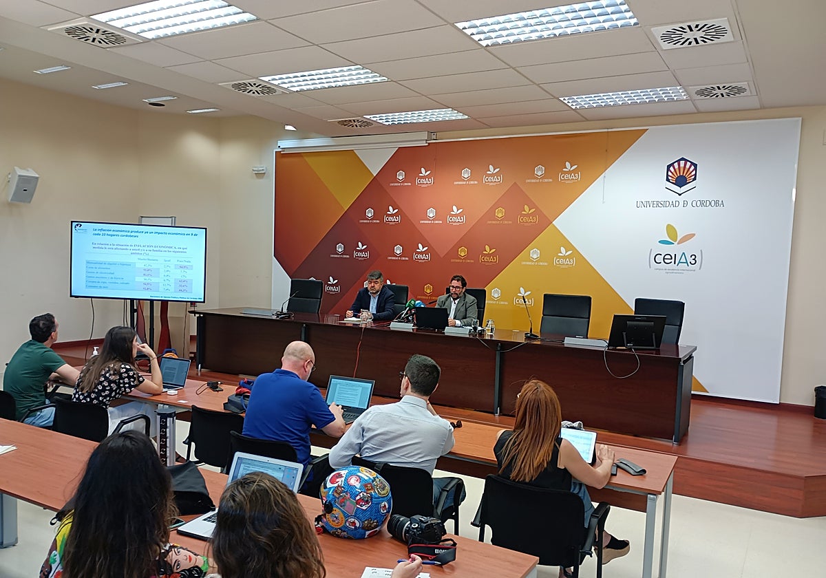 Presentación de los resultados del barómetro en el Rectorado