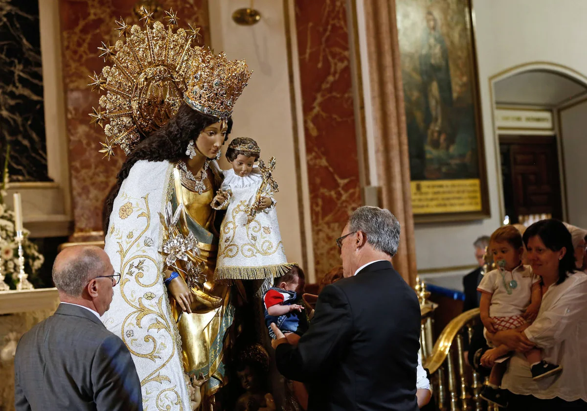 La imagen original de la Virgen de los Desamparados será llevada a hombros  por primera vez en 80 años