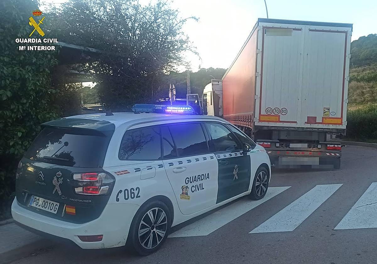 La Guardia Civil en una imagen de archivo durante una intervención