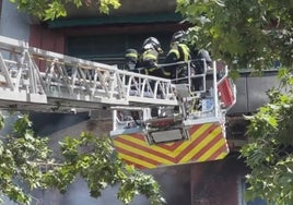 El fallecido en el incendio de Embajadores tenía síndrome de Diógenes y problemas mentales