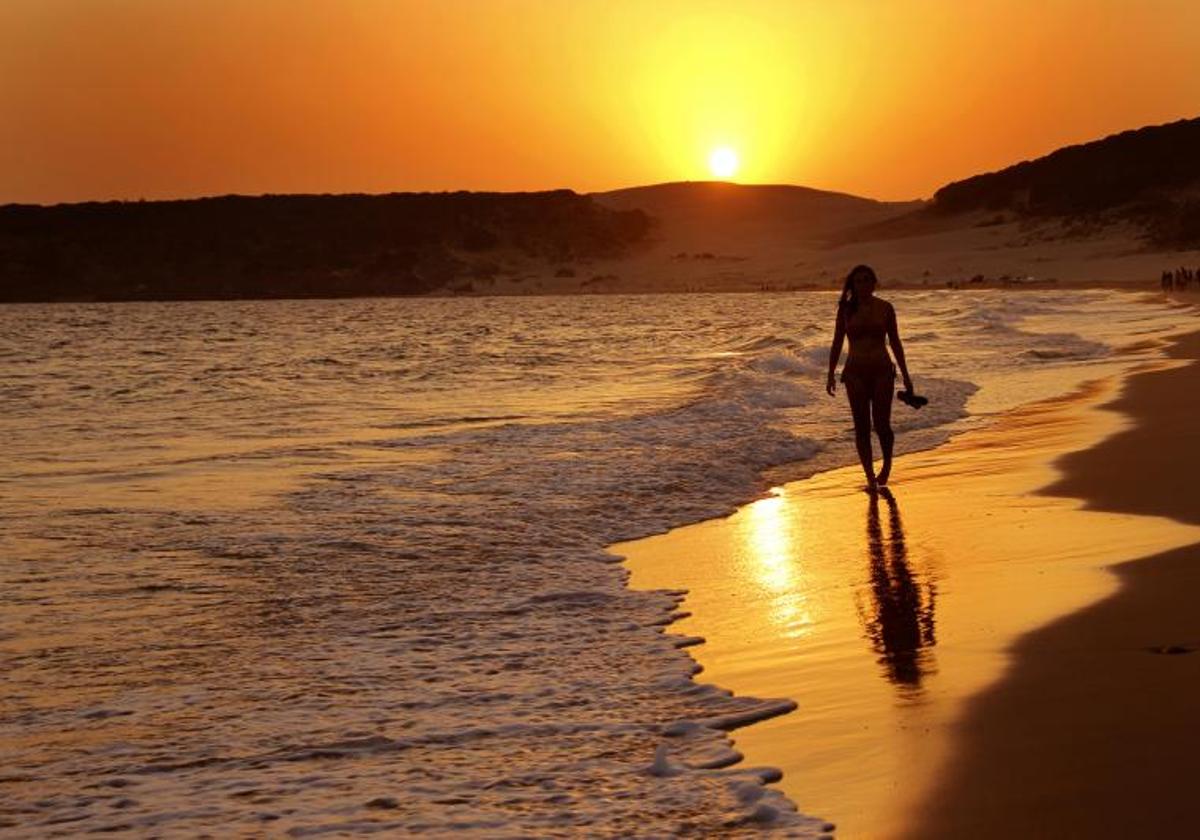 Imagen de la playa de Bolonia en Cádiz