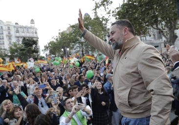 Abascal se desmarca de Feijóo y promete una alternativa a la izquierda si suman
