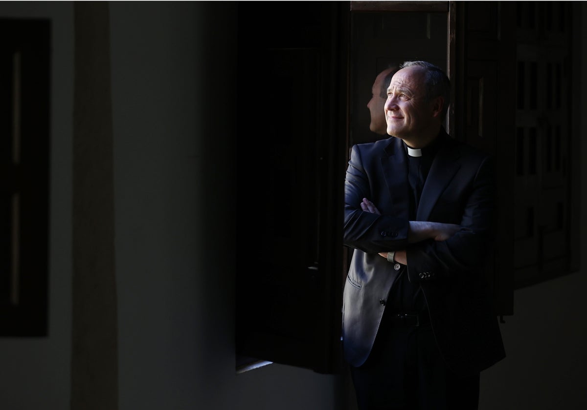 El ex vicario de la Diocesis de Córdoba y ex párroco de San Miguel, en el Palacio Episcopal