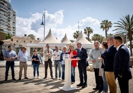 El PP propone duchas inteligentes en las playas para ahorrar 82 millones de litros de agua en Málaga