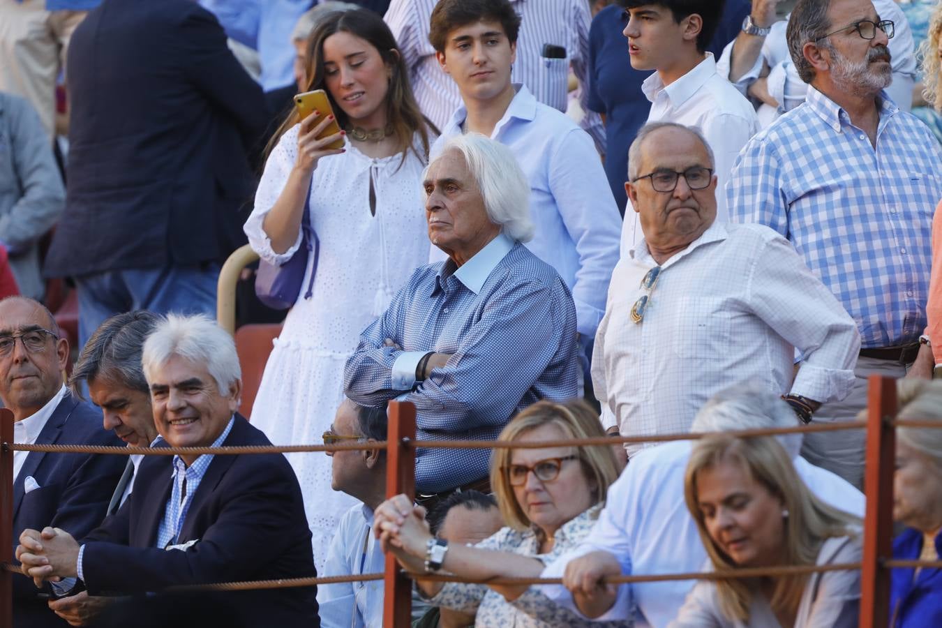 El triunfo de Manuel Román en su debú en la plaza de toros de Córdoba, en imágenes