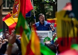Abascal llama «peligrosa psicópata» a Colau y dice que solo Vox «recuperará» Cataluña del separatismo