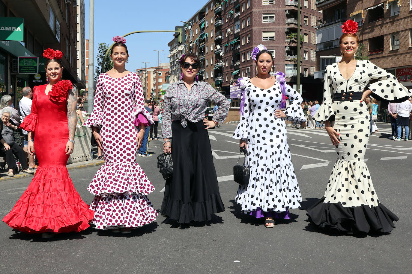Brillante desfile de carrozas para cerrar las fiestas de San Isidro en Talavera