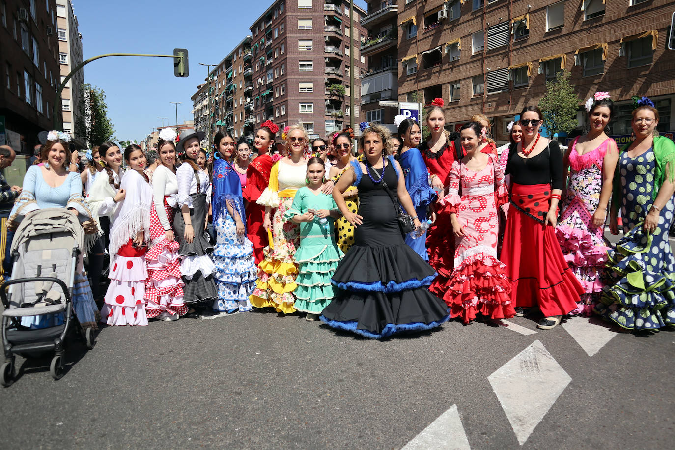 Brillante desfile de carrozas para cerrar las fiestas de San Isidro en Talavera