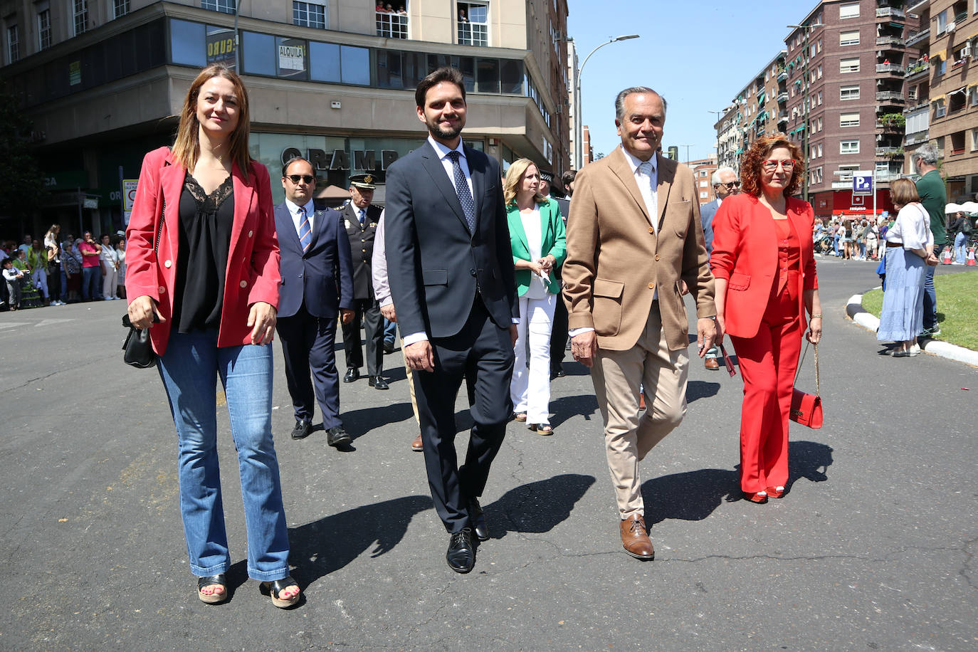 Brillante desfile de carrozas para cerrar las fiestas de San Isidro en Talavera