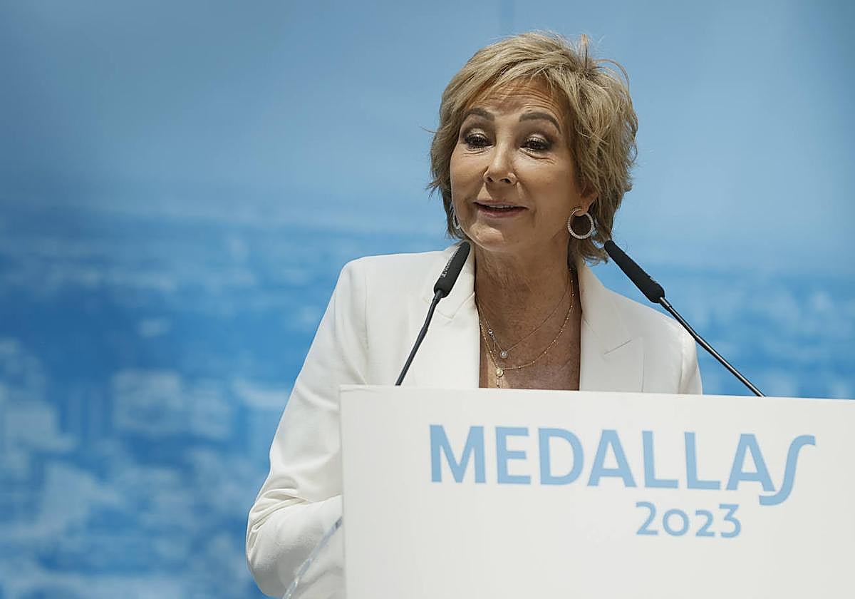 Ana Rosa, durante la entrega de las Medallas de Oro de Madrid