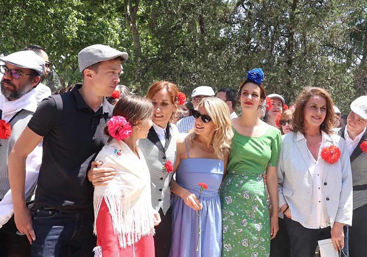 El secretario general de Más País, Íñigo Errejón; la candidata de Más Madrid a la presidencia de la Comunidad de Madrid, Mónica García, la vicepresidenta segunda y ministra de Trabajo, Yolanda Díaz, y la candidata de Más Madrid a la presidencia de la Comunidad de Madrid, Mónica García, y la candidata a la alcaldía de Madrid, Rita Maestre, visitan la Pradera de San Isidro, a 15 de mayo de 2023, en Madrid (España)