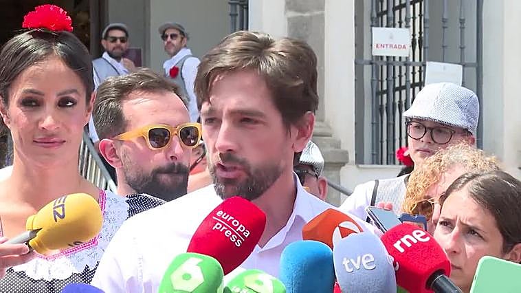 Cs dice que son el partido de las "familias" frente a PP y PSOE