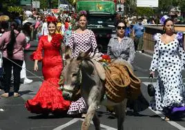 Brillante desfile de carrozas para cerrar las fiestas de San Isidro en Talavera