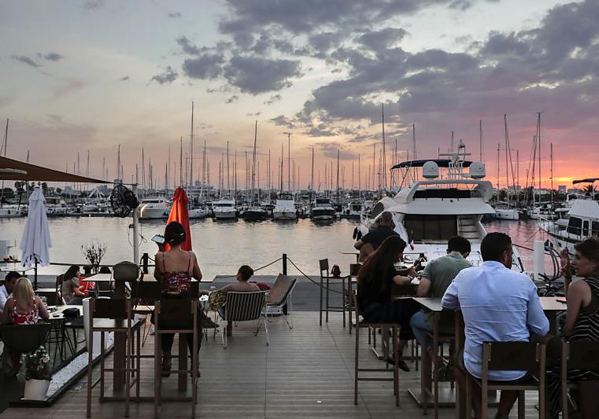 Imagen de archivo de la terraza de un restaurante