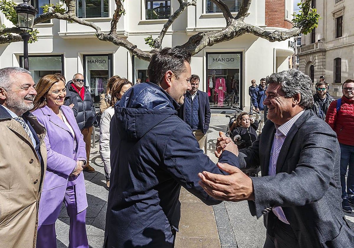 Escrivá saluda a De la Rosa en su visita a Burgos