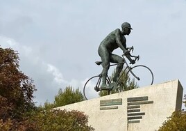La Diputación de Alicante restituirá la escultura de 300 kilos robada del monumento al ciclista de Xorret de Catí
