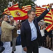 Feijóo pide por carta a los ciudadanos dar «el primer paso» hacia una «política mejor» para «pasar página»