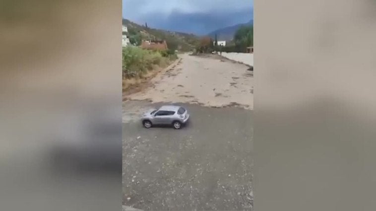 Las fuertes lluvias y tormentas dejaron un centenar de incidentes en Andalucía