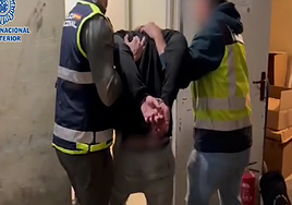 Detenido el compañero de piso del hombre cosido a puñaladas en Puerta del Ángel cuando trataba de ocultarse en casa de su madre