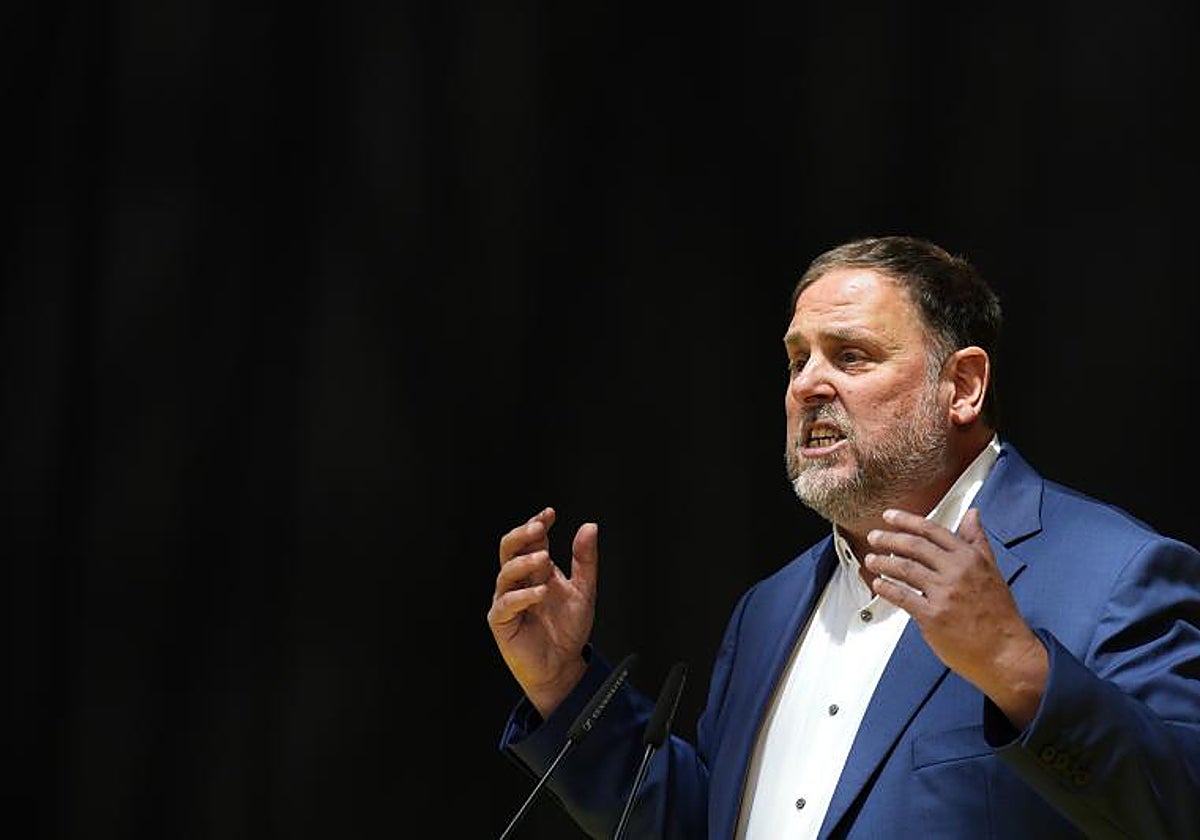 El líder de ERC, Oriol Junqueras, durante el mitin de su partido en Cornellà