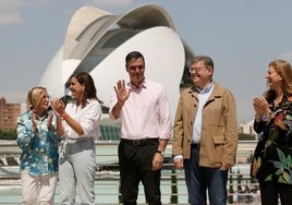 Sánchez anuncia en Valencia 580 millones para «reforzar» los centros de atención primaria