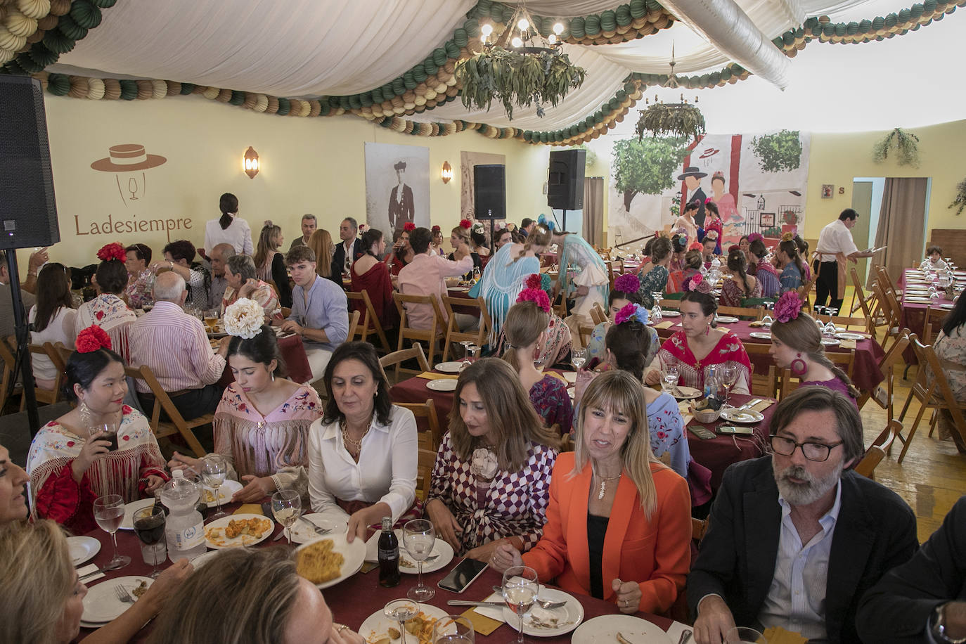 Feria de Córdoba 2023 | El bullicio en las casetas del sábado, en imágenes