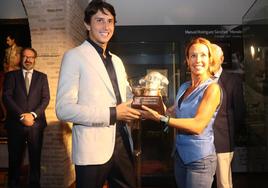 Roca Rey recibe el Trofeo Manolete de la Feria 2022, de Córdoba
