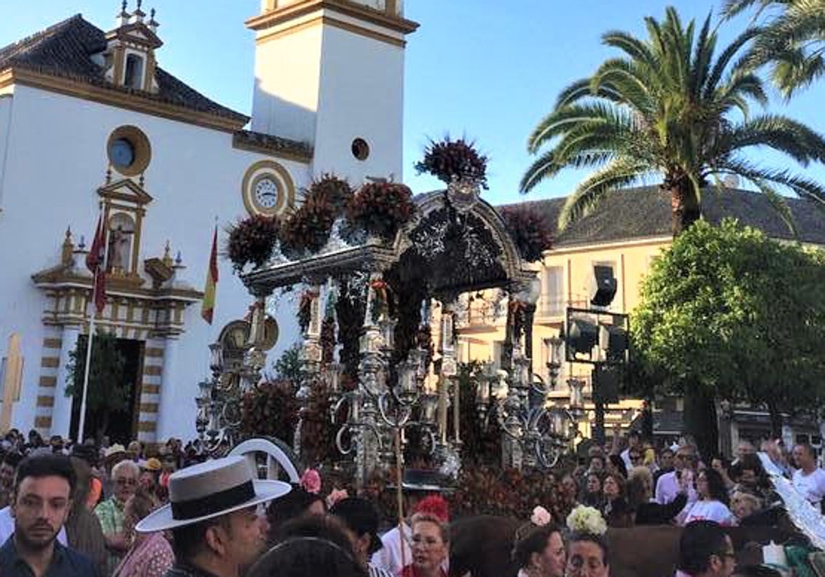 Salida hacia el camino de la hermandad del Rocío de Dos Hermanas