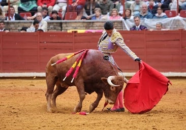 La corrida de Finito, Talavante y Aguado en Córdoba, en imágenes