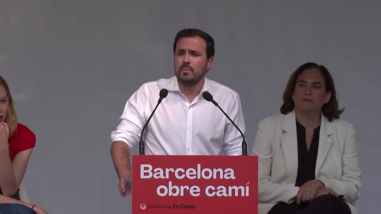Garzón (IU) critica al presidente de Iberdrola por usar el avión privado "como si fuera un taxi"