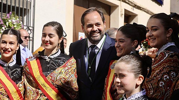 Paco Núñez celebrando San Isidro en Villarrubia de los Ojos el lunes 15