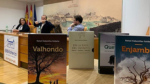 Rafael Cabanillas, durante la presentación de sus libros en la Biblioteca de Castilla-La Mancha de Toledo