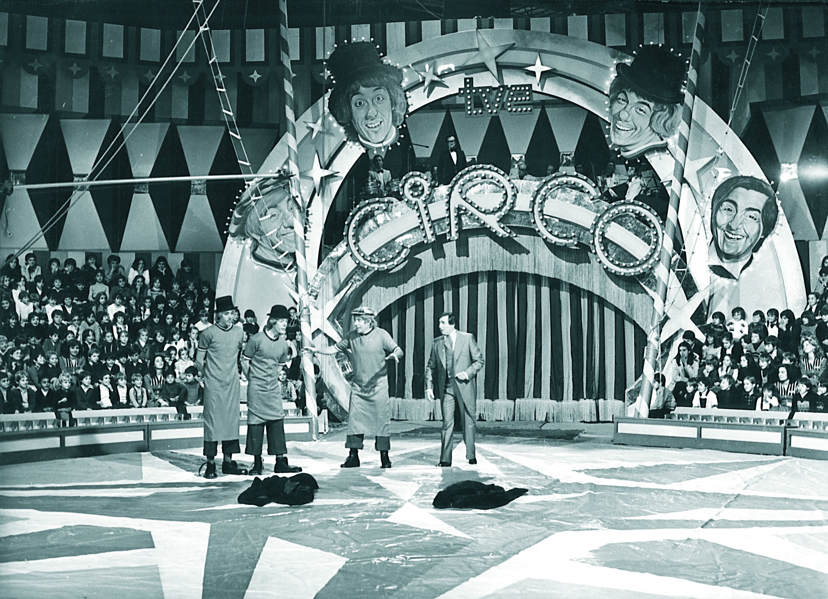 Actuación de los payasos de la tele