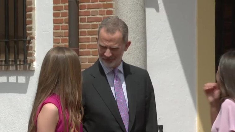 La infanta Sofía recibe la confirmación con Felipe VI como padrino