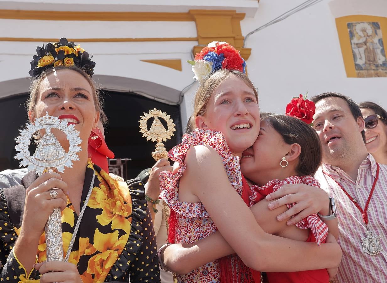 Ambiente del paso de algunas hermandades del Rocío por Villamanrique de la Condesa