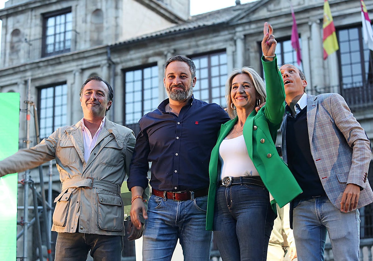 Moreno, Abascal, Cañizares y Arias durante el último acto de campaña