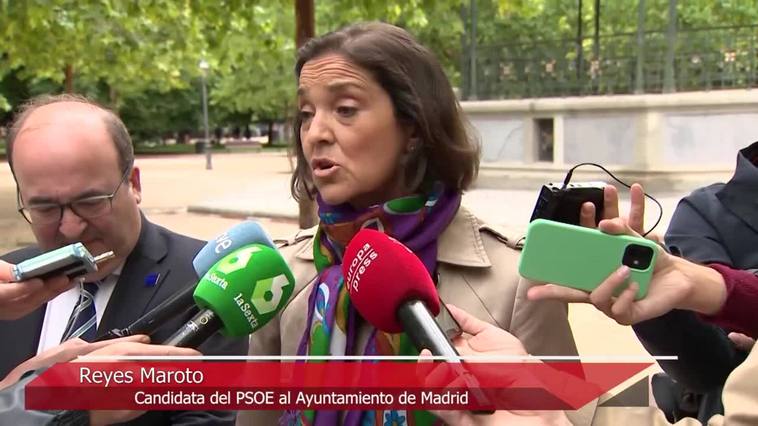 Políticos en Madrid hacen campaña durante la inauguración de la Feria del Libro
